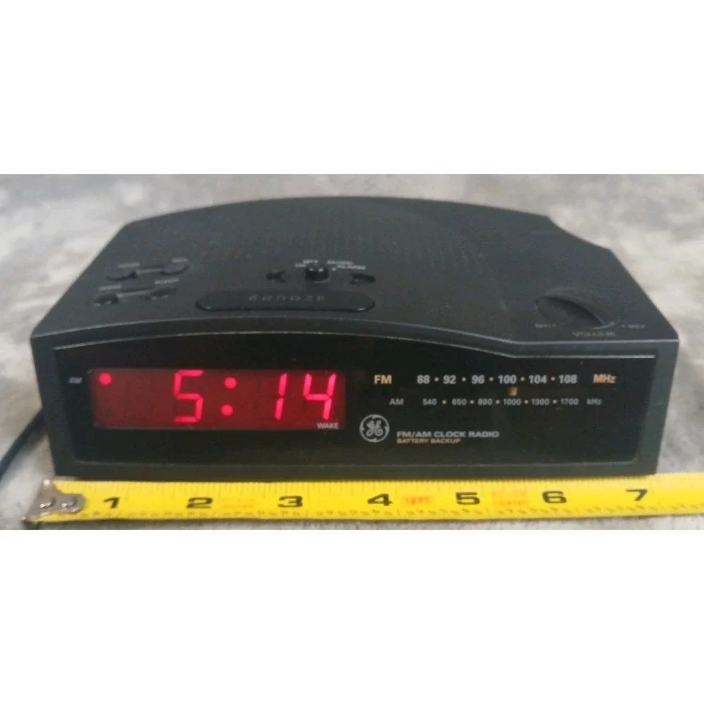 General Electric AM/FM Digital Clock Radio Alarm Clock 7-4813B 120V Tested Works